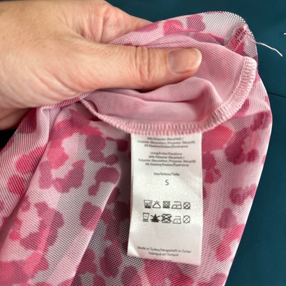 Baum Und Pferdgarten Jamaica One Shoulder Top Pink Leopard NWOT - Picture 4 of 7